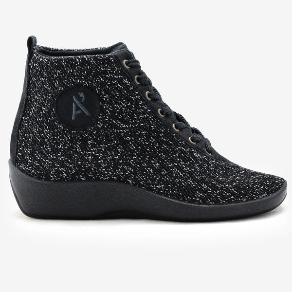 KNITTED BOOT - SHOCKS 5 - SALE PRICE $90 WERE $150